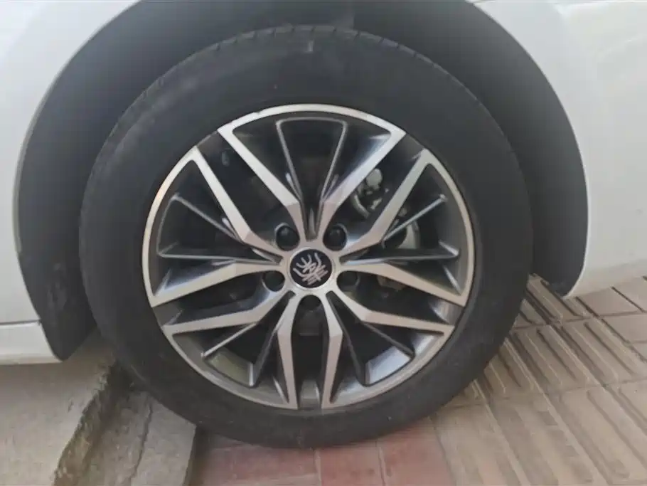 BYD Qin PLUS 2024 Glory Edition EV 510KM Leading фото 6