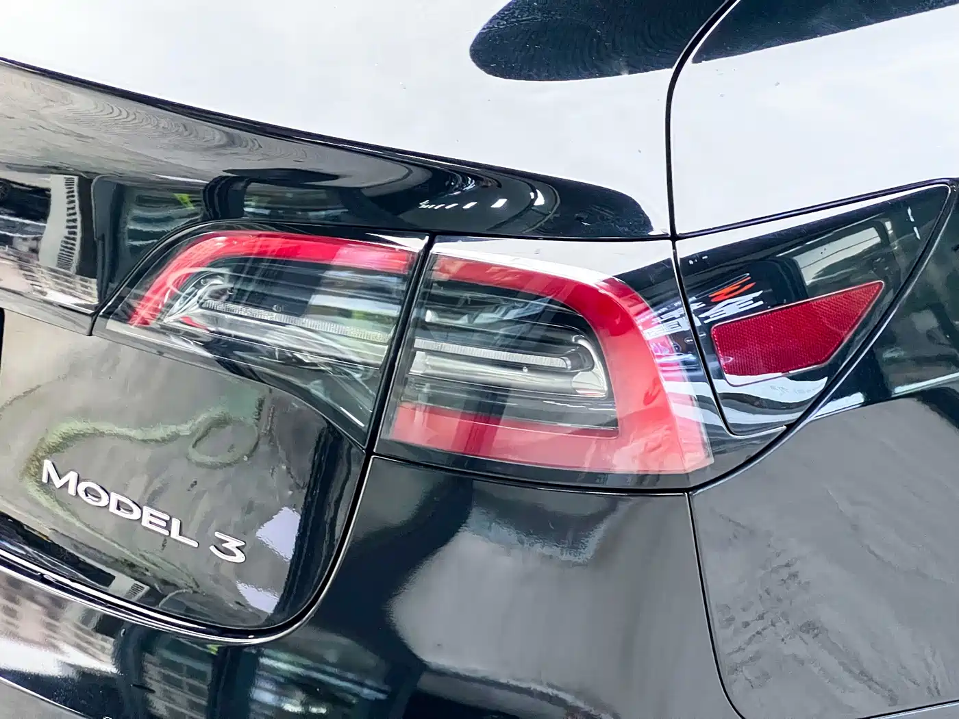 Фото 6 - Tesla Model 3