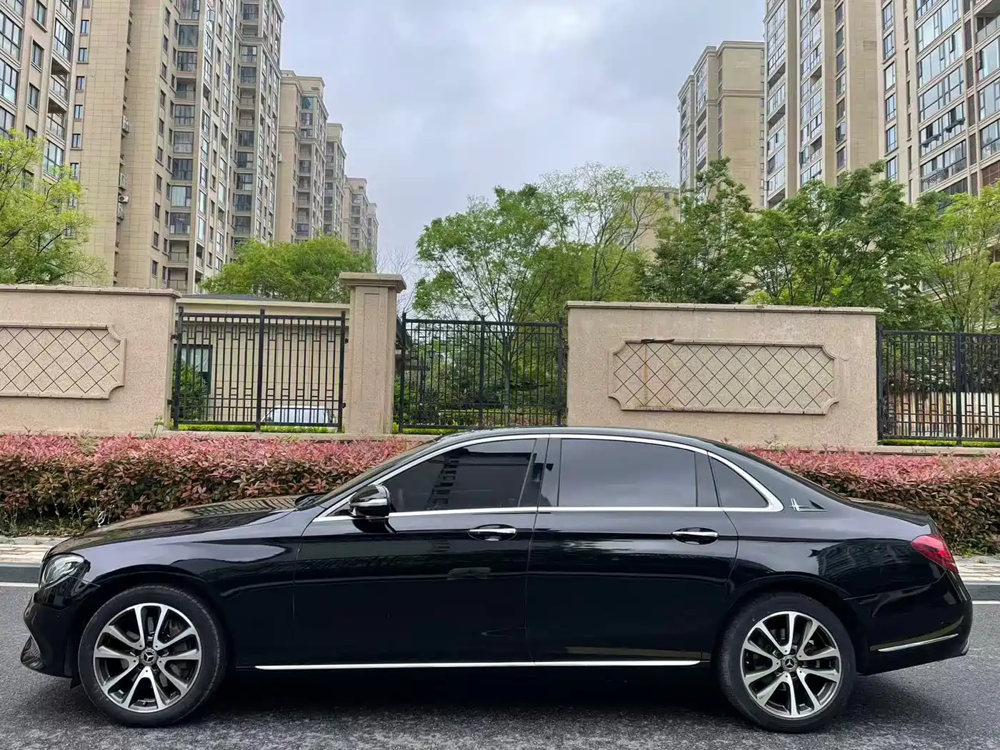 Mercedes-Benz E-Class 2016 E 300 L Fashion Type фото 4