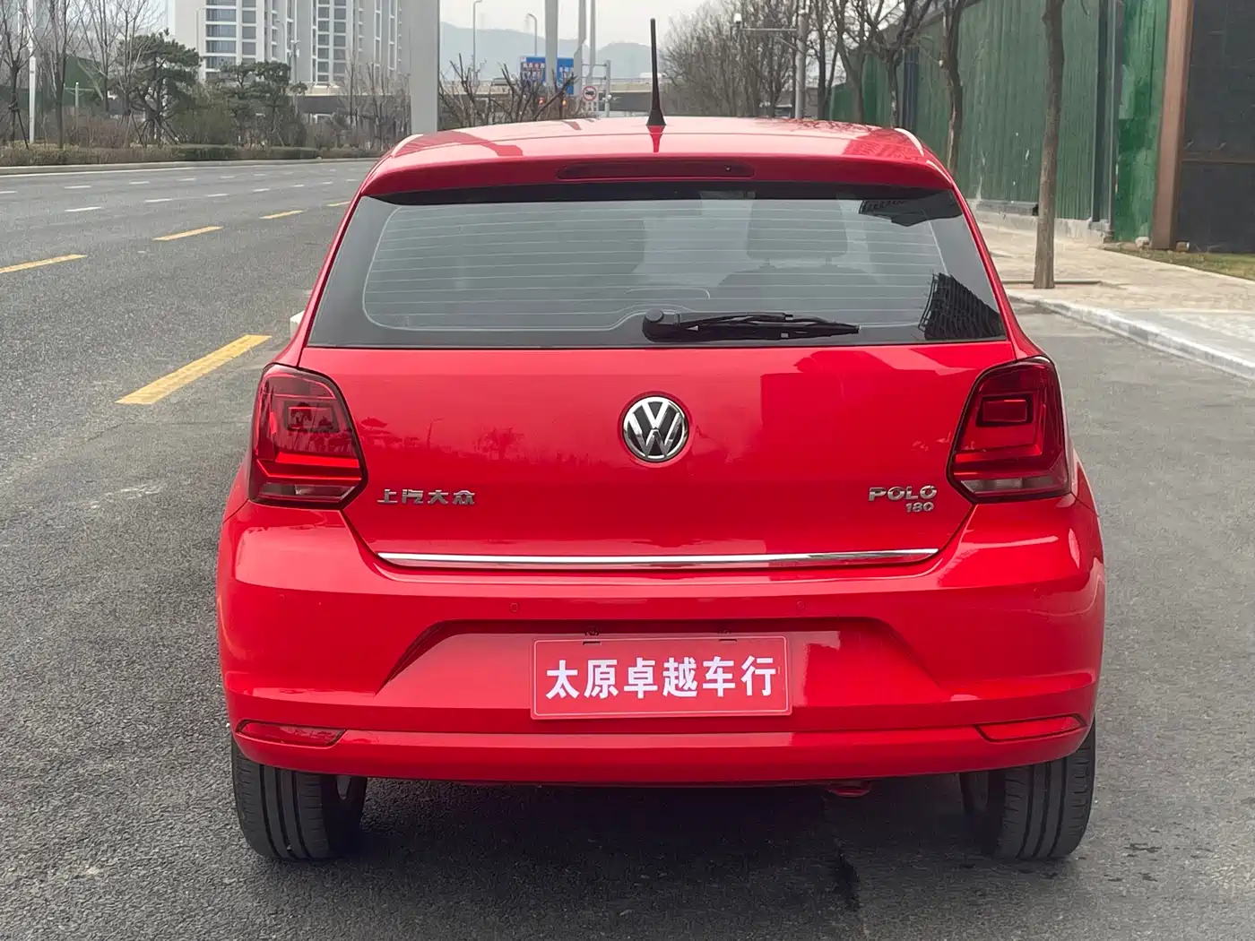 Volkswagen Polo 2016 1.6L Automatic Luxury фото 5
