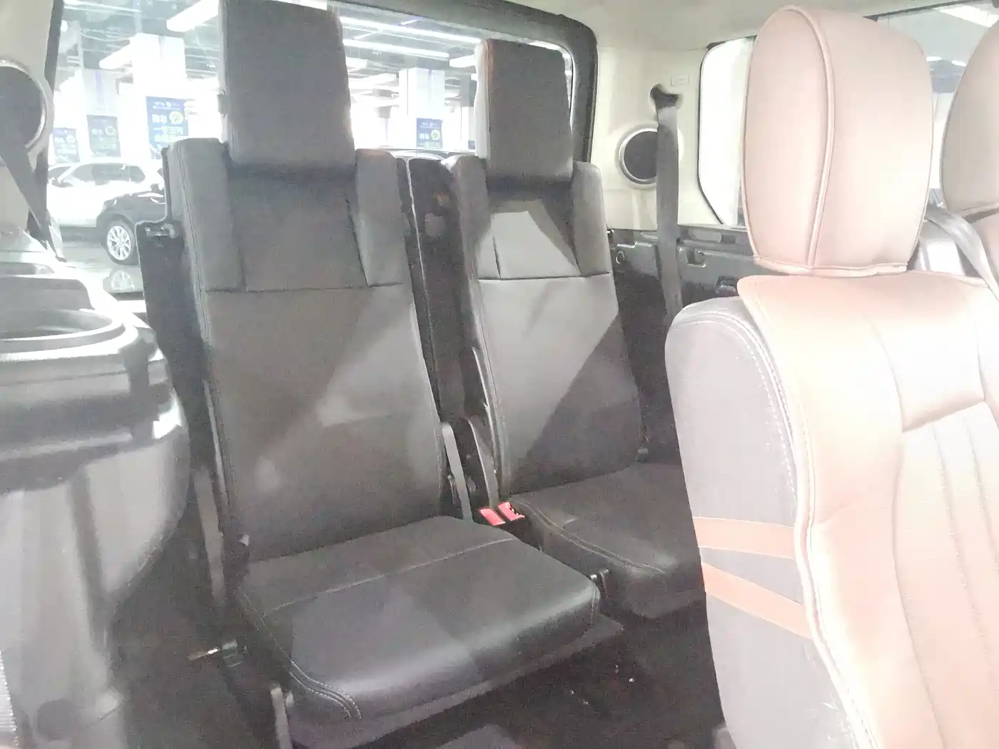 Land Rover Discovery 2016 3.0 SC V6 HSE фото 22