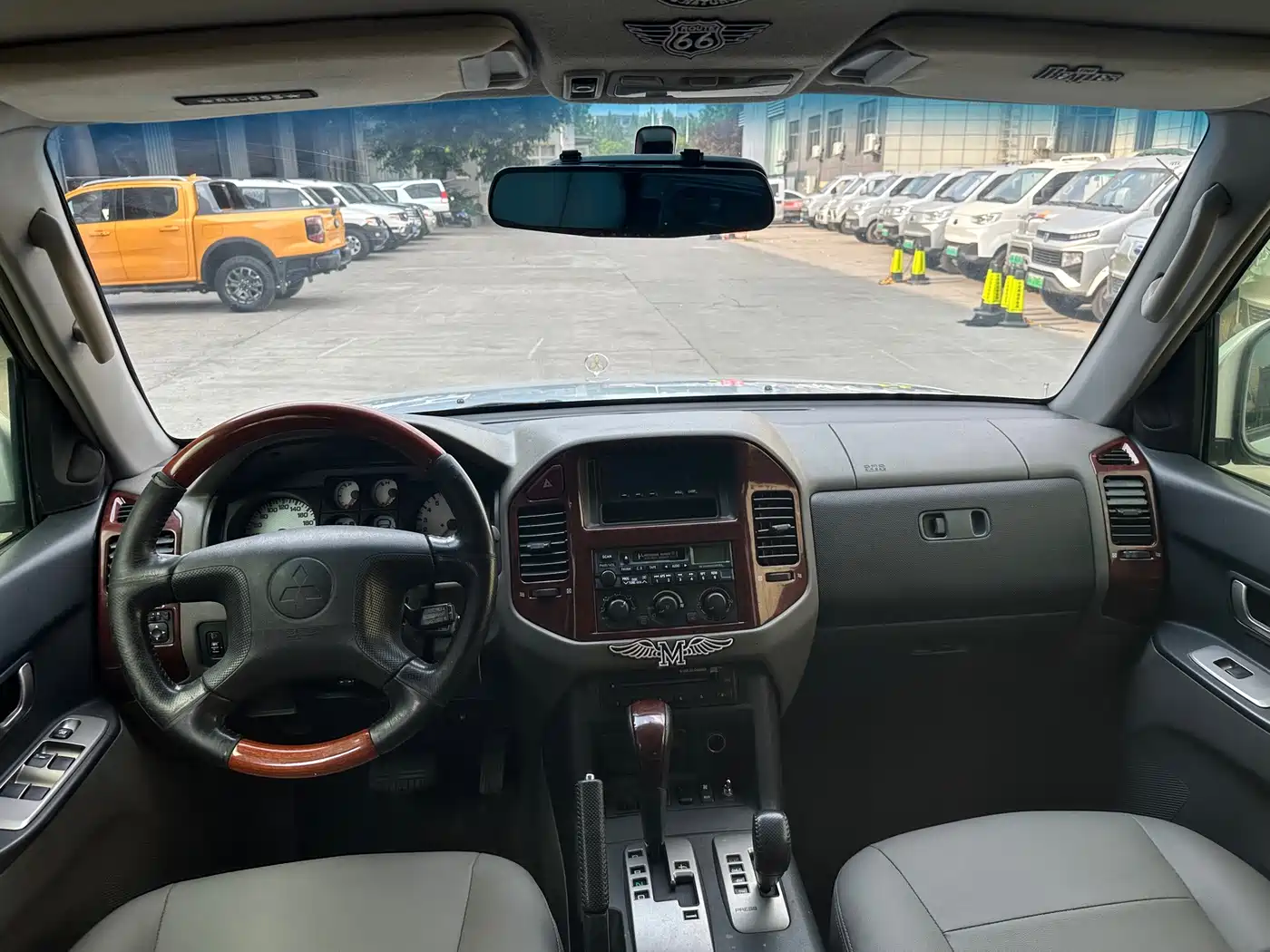 Mitsubishi Pajero 2006 2006 Model 3.8L AT GLS