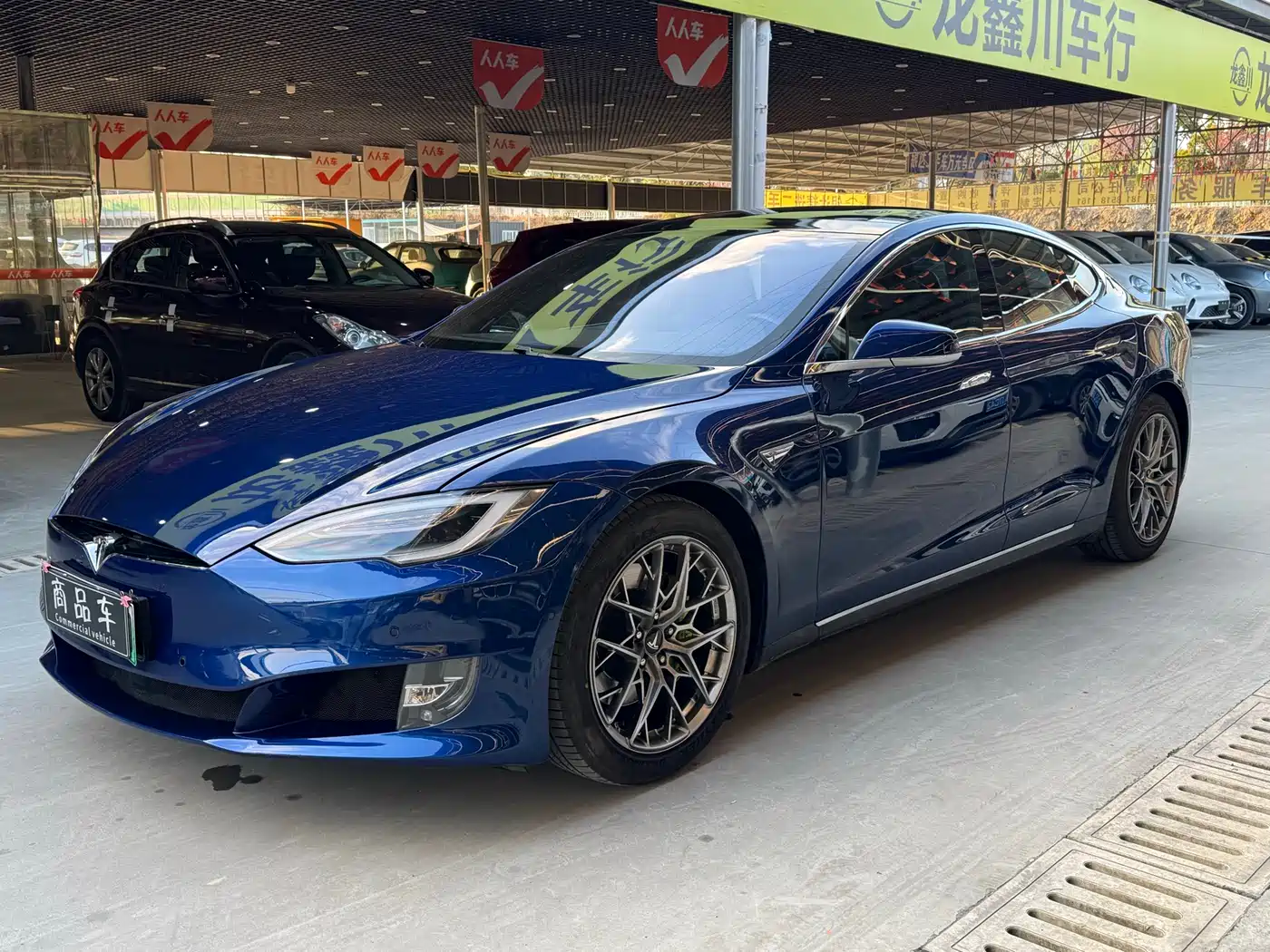 Фото 1 - Tesla Model S