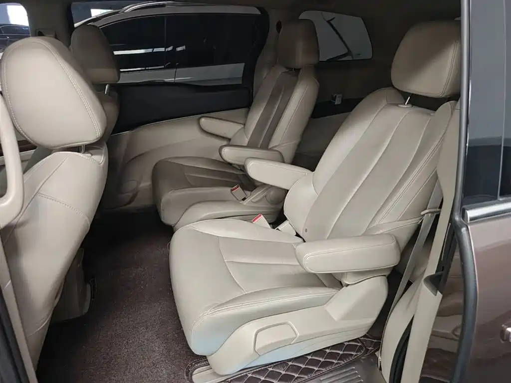 Buick GL8 2018 28T Premium Model China VI фото 17