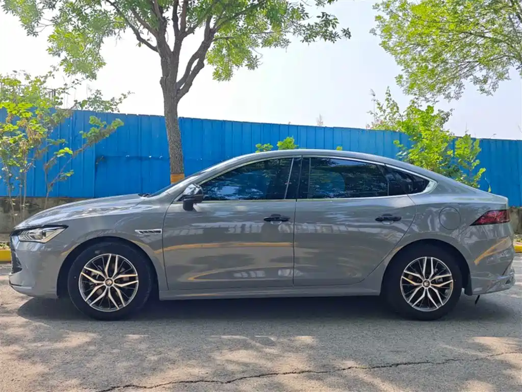 BYD Qin PLUS 2021 DM-i 55KM Flagship фото 17