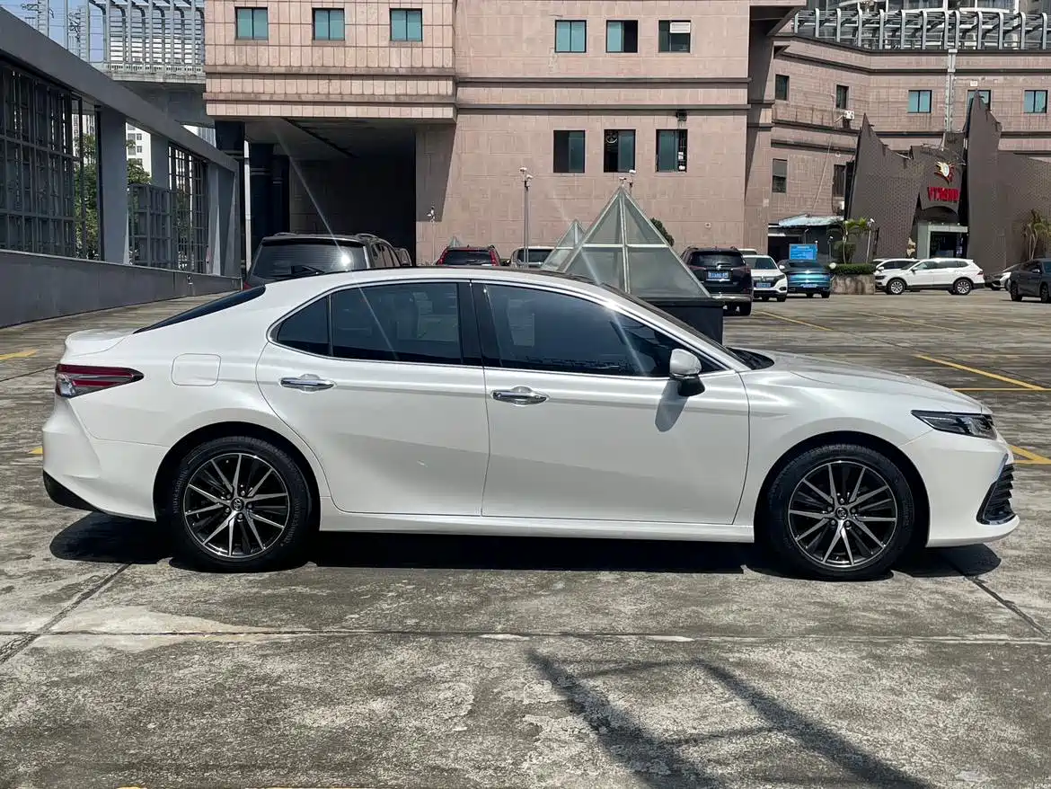 Toyota Camry 2023 2.5G Luxury Edition фото 30
