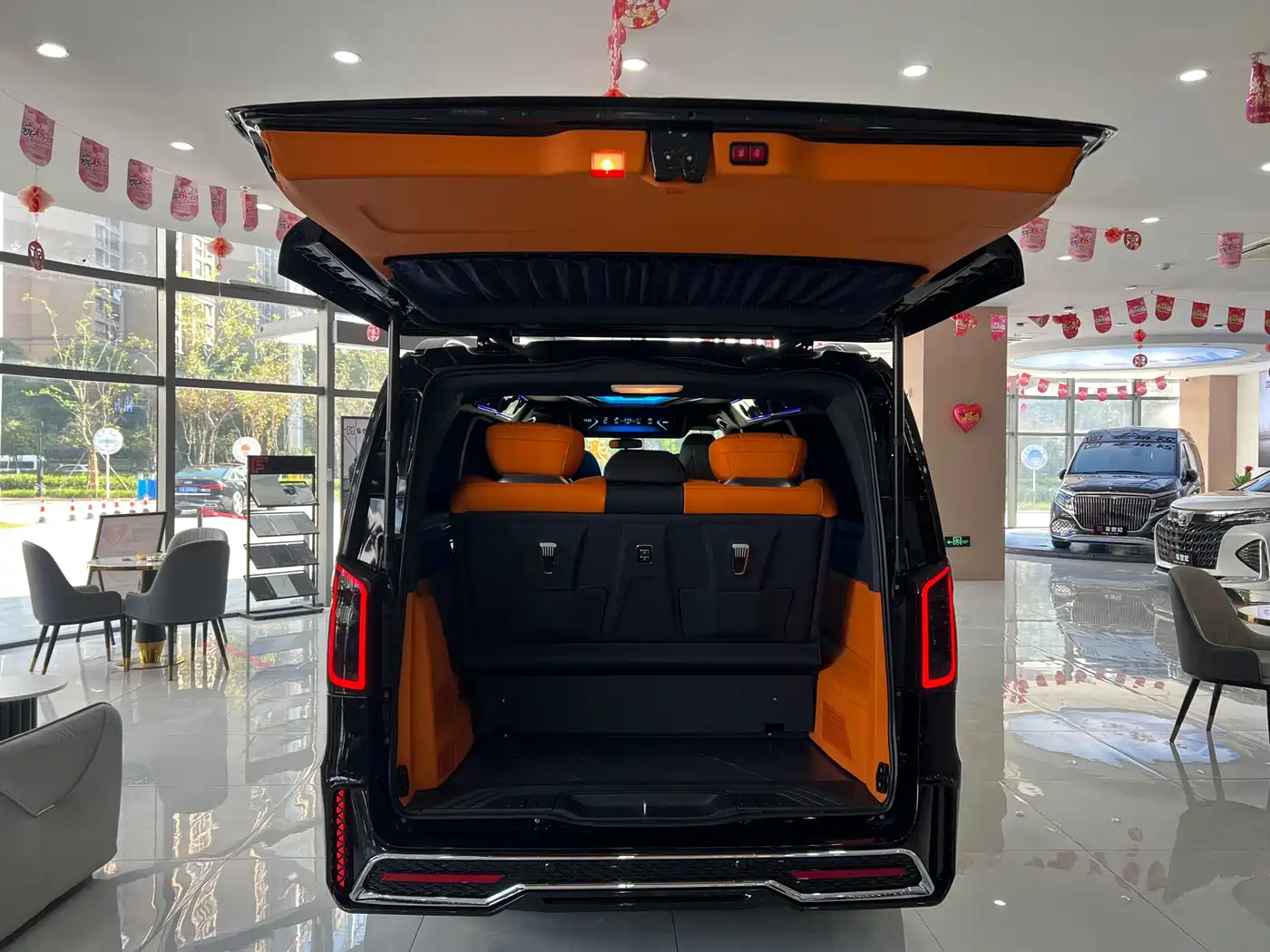 Mercedes-Benz Vito 2024 2.0T Business 7-Seater фото 19