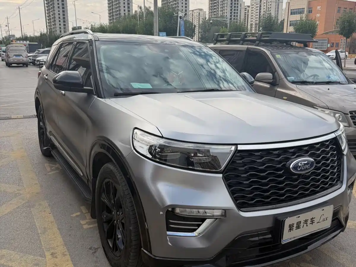 Фото 3 - Ford Explorer
