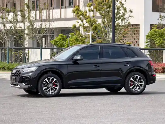 Audi Q5L 2024 Model 40 TFSI Luxury Dynamic