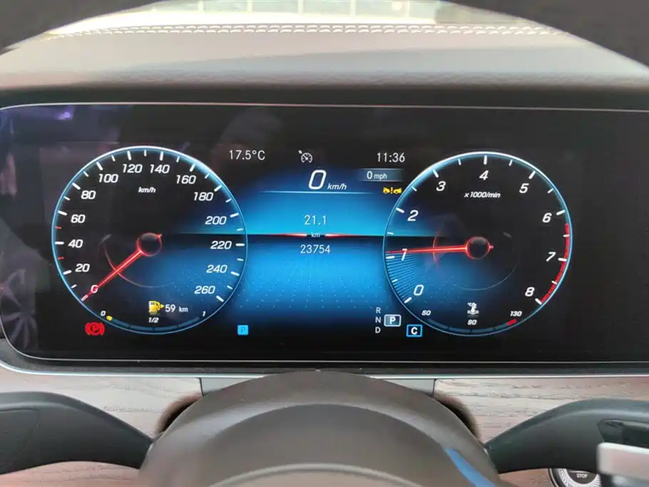 MERCEDES-BENZ E CLASS