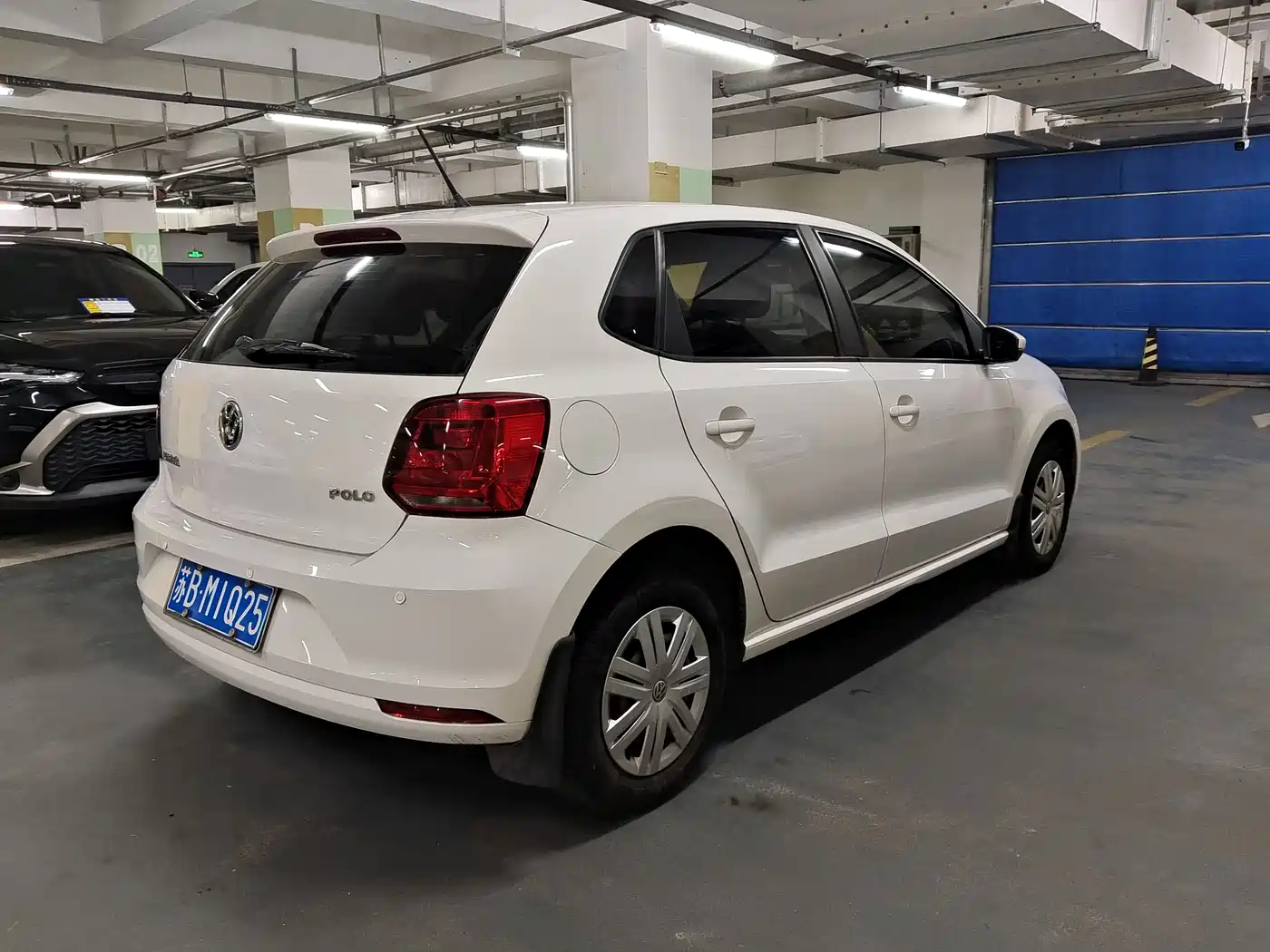 Volkswagen Polo 2014 1.4L Manual Trend Edition фото 6