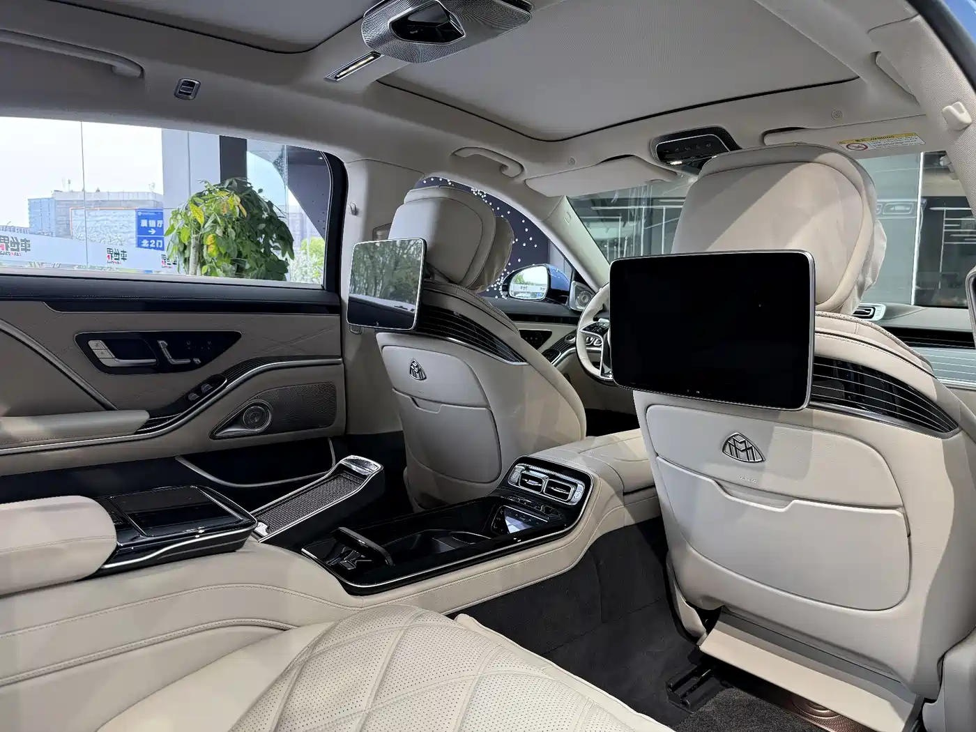 Mercedes-Benz Maybach S-Class 2025 Model S 580 4MATIC фото 7