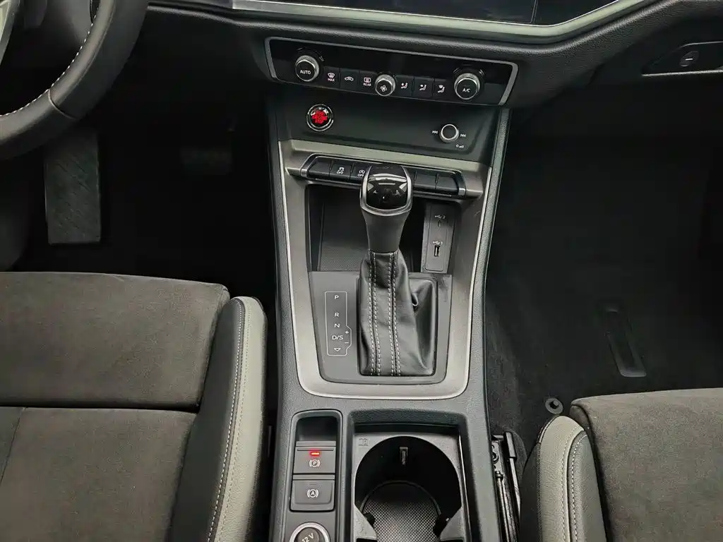 Audi Q3 2021 35 TFSI Progressive Sport фото 13