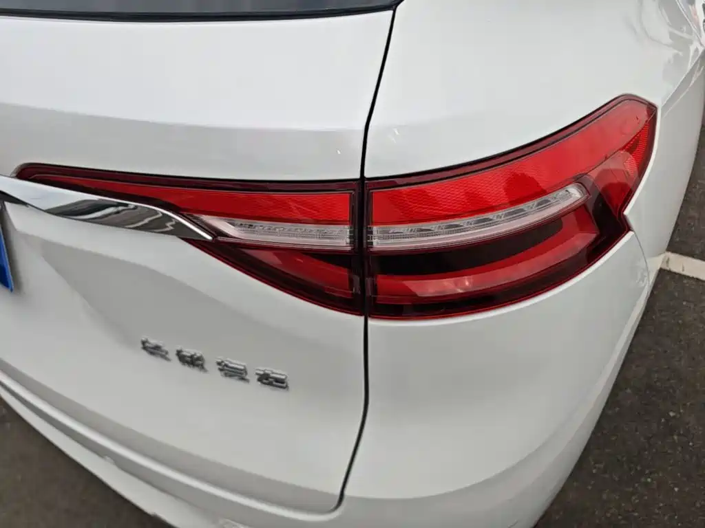Фото 8 - Haval F7