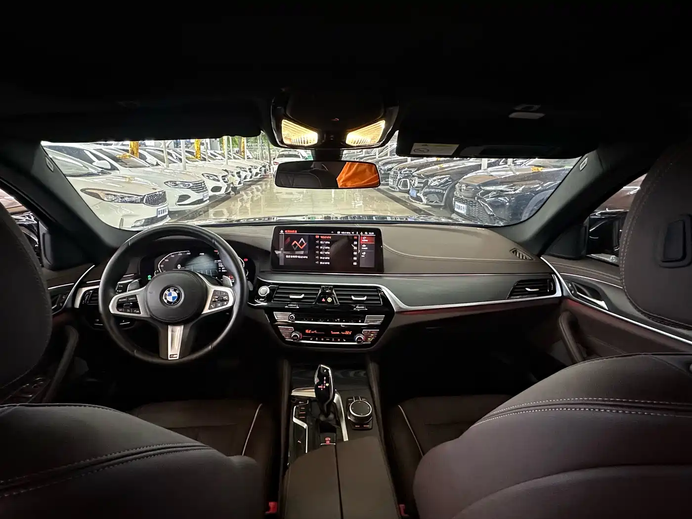 BMW 5 Series 2022 Facelift 530Li Leading M Sport Package фото 9