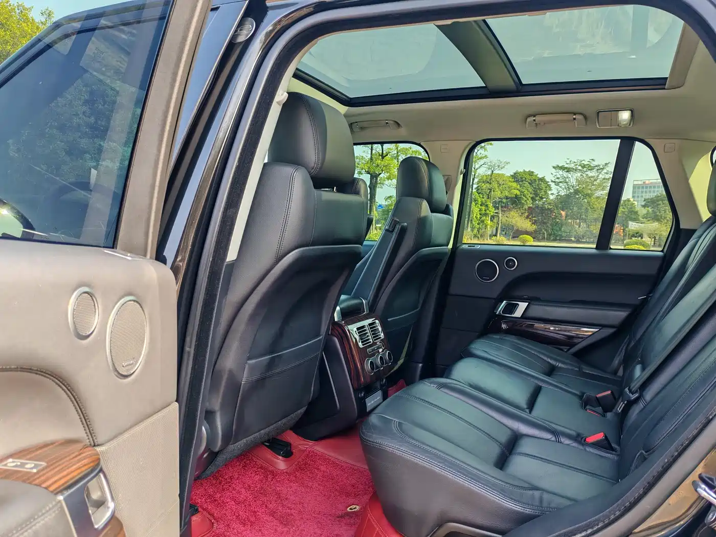 Land Rover Range Rover 2015 3.0 TDV6 Vogue фото 8