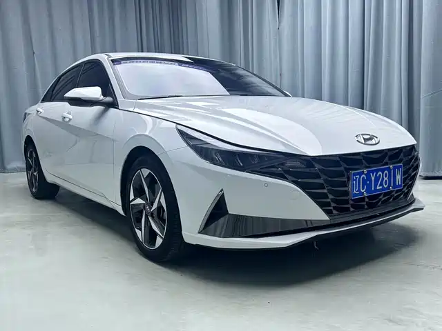 Hyundai Elantra 2022 1.5L CVT GLX Elite Edition — фото 3