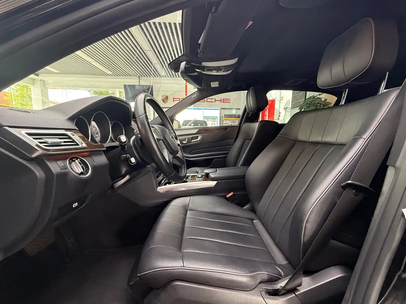 Mercedes-Benz E-Class 2015 Facelift E 260 L фото 3