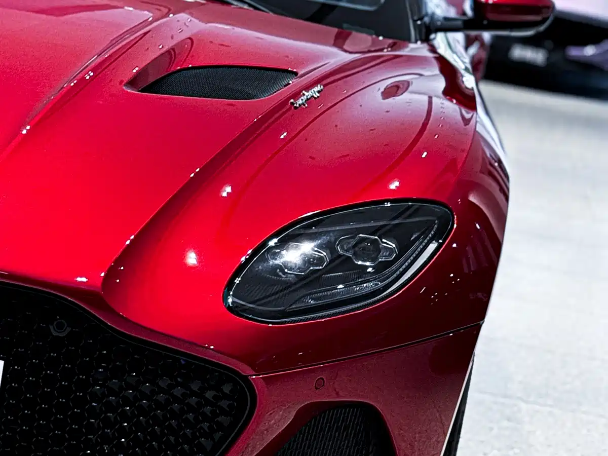 Aston Martin DBS 2019 DBS Superleggera V12 Coupe фото 5