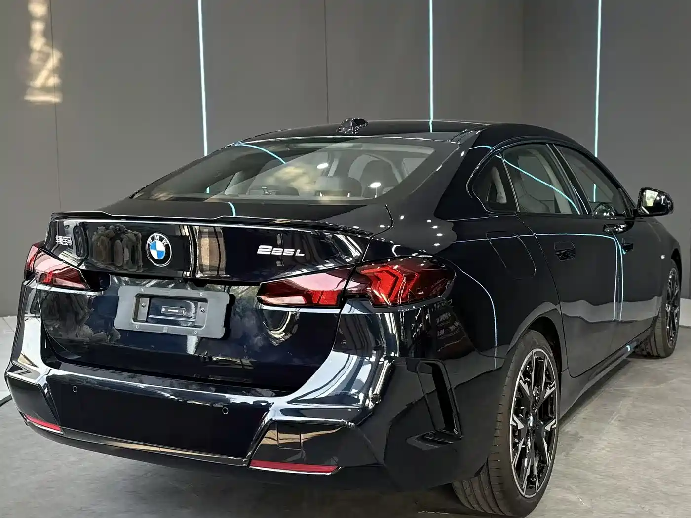BMW 2 Series 2025 225L M Sport Moonlight Package фото 6