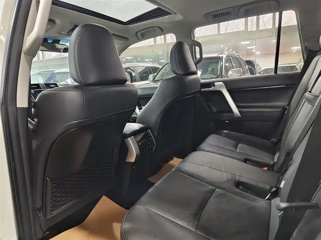 Toyota Prado 2018 3.5L Automatic TX-L Rear-mounted Spare Tire фото 16