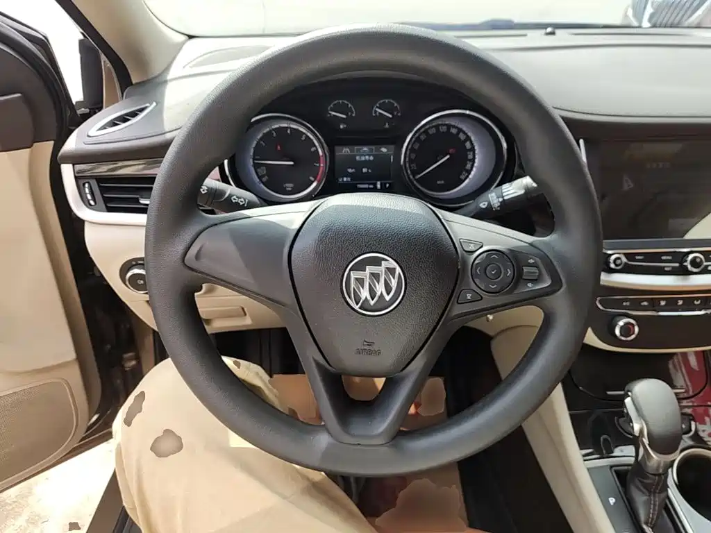 Photo 11 - Buick Verano