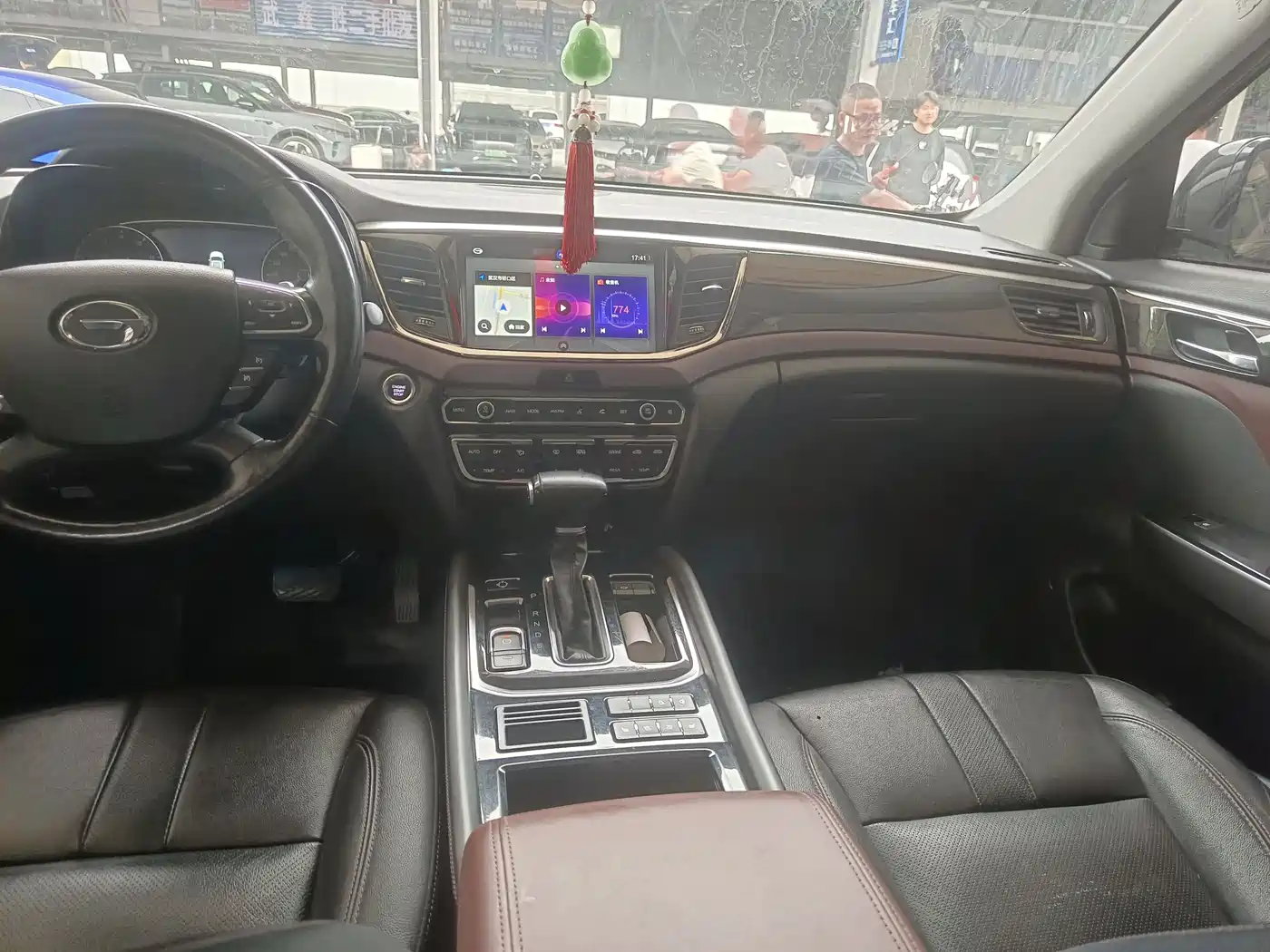 GAC Trumpchi Trumpchi GS8 2017 320T 2WD Luxury Smart Connect (7-seater) фото 11