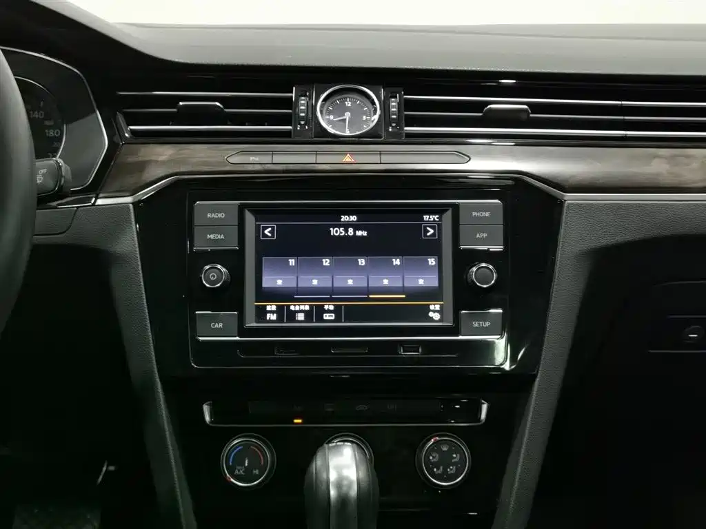 Volkswagen Magotan 2019 330TSI DSG Leading China VI фото 12
