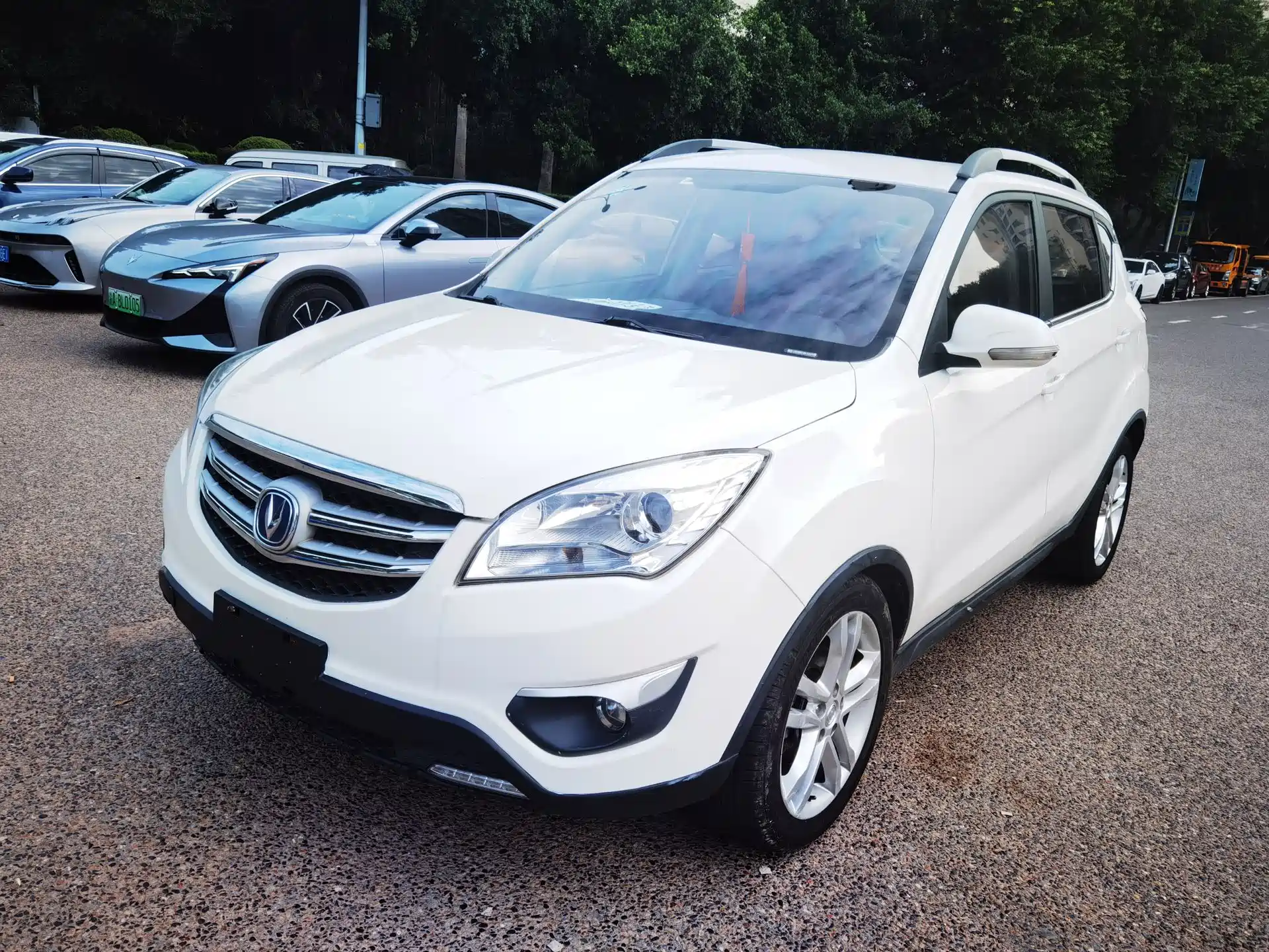 Photo 1 - Changan CS35