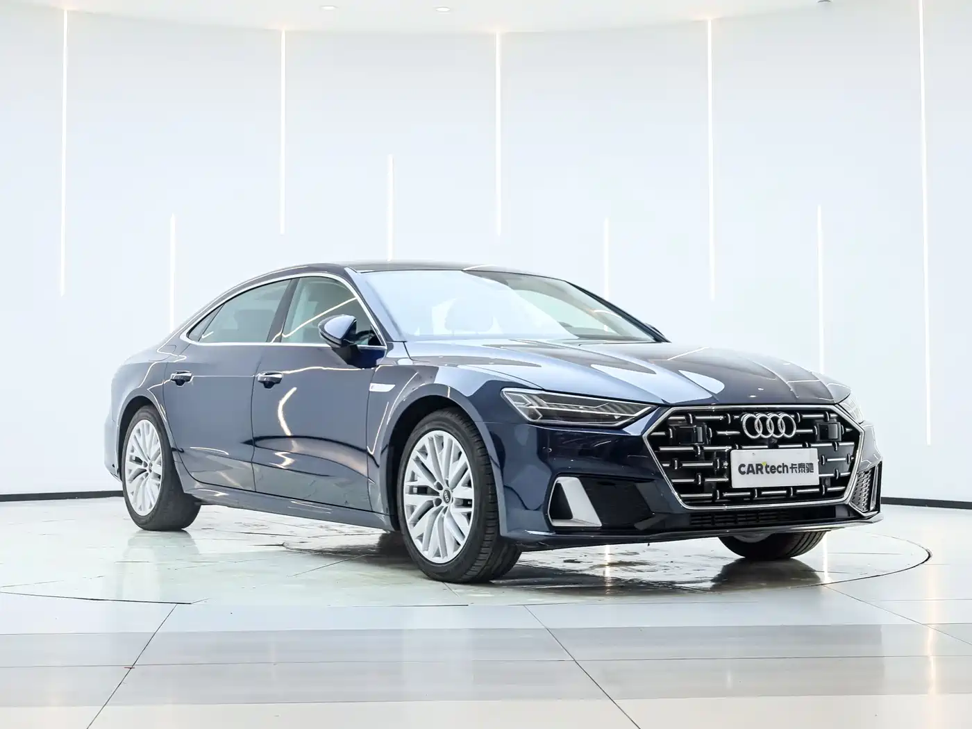 Audi A7L 2024 45TFSI S-line Dream Edition Crystal Package фото 3