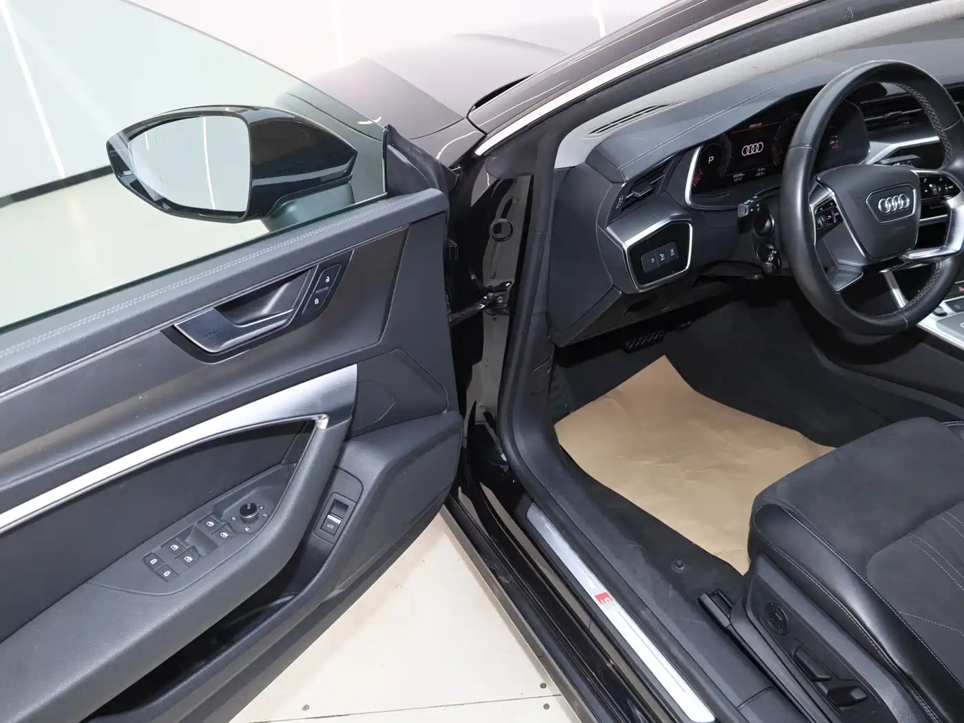 Audi A7L 2024 45TFSI S-line Dream Edition Crystal Package фото 21
