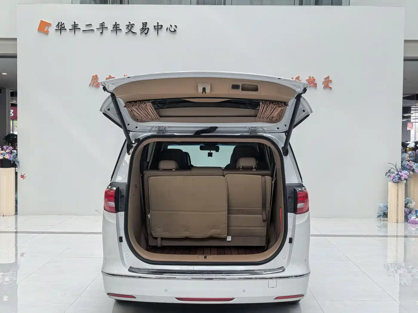 Buick GL8 2018 ES 28T Luxury Type China VI фото 7