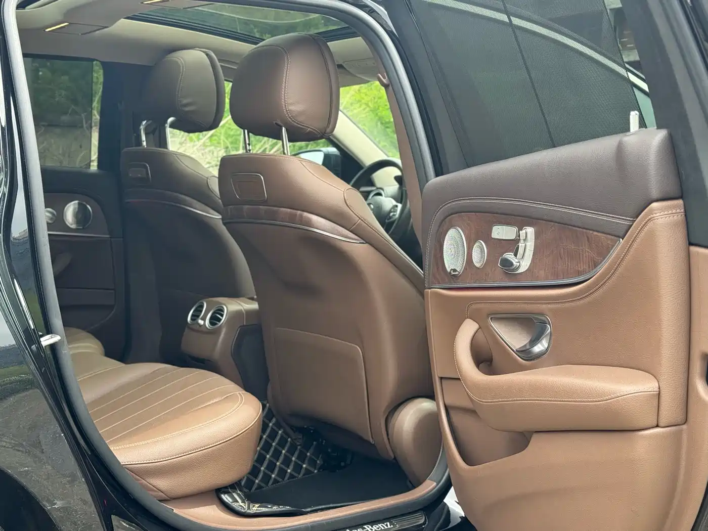 Mercedes-Benz E-Class 2020 E 300 L Luxury Model фото 14