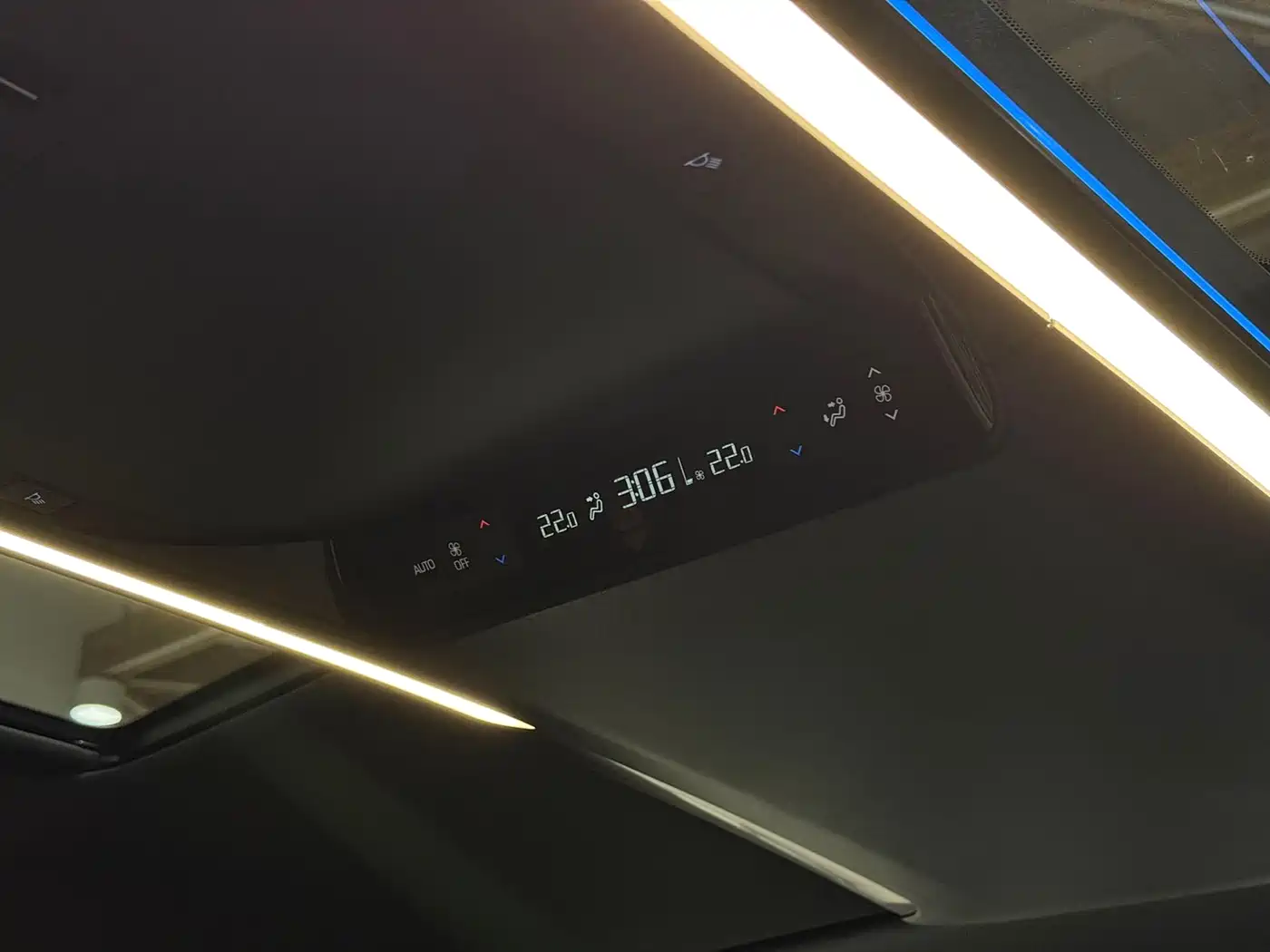 Toyota Alphard 2025 Hybrid 2.5L Ultimate Gold Edition фото 19