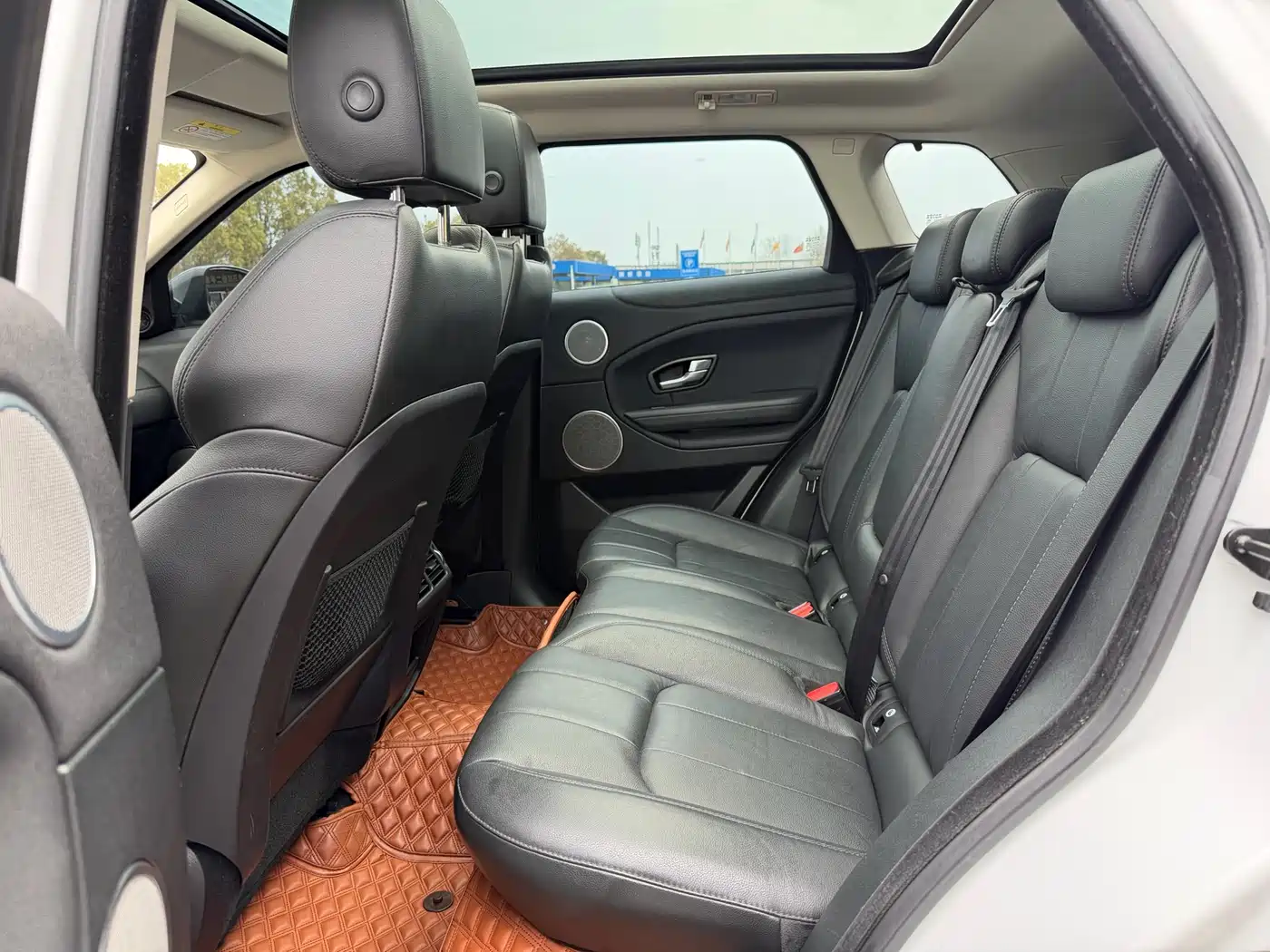 Land Rover Range Rover Evoque 2016 2.0T PURE Style фото 7