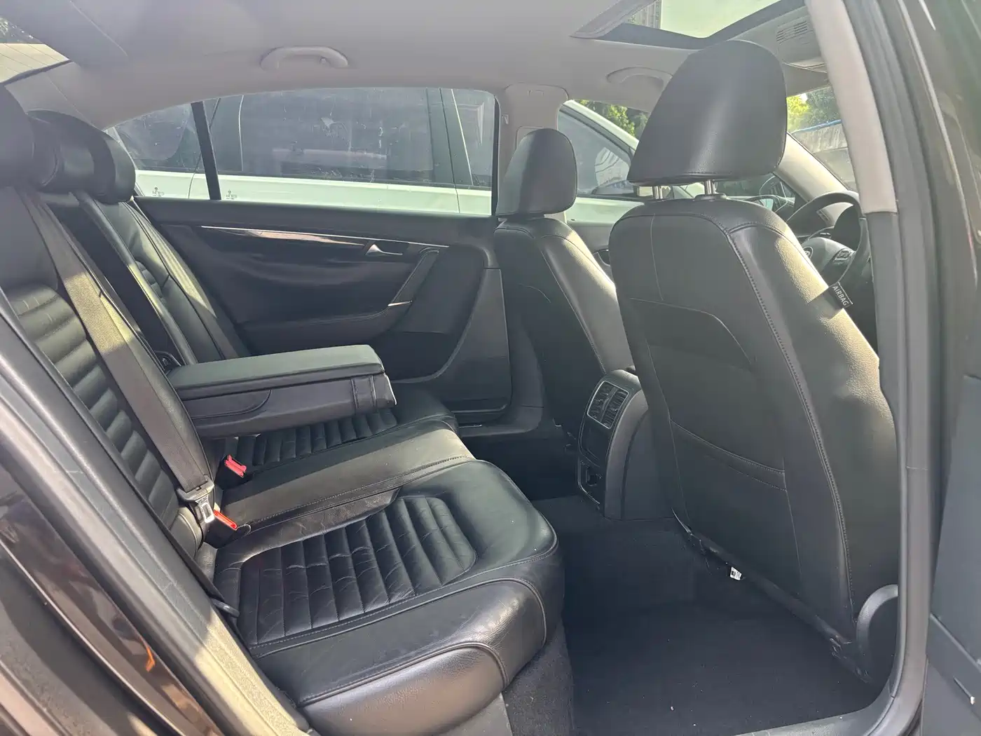 Volkswagen Magotan 2012 Facelift 1.8TSI Luxury фото 7