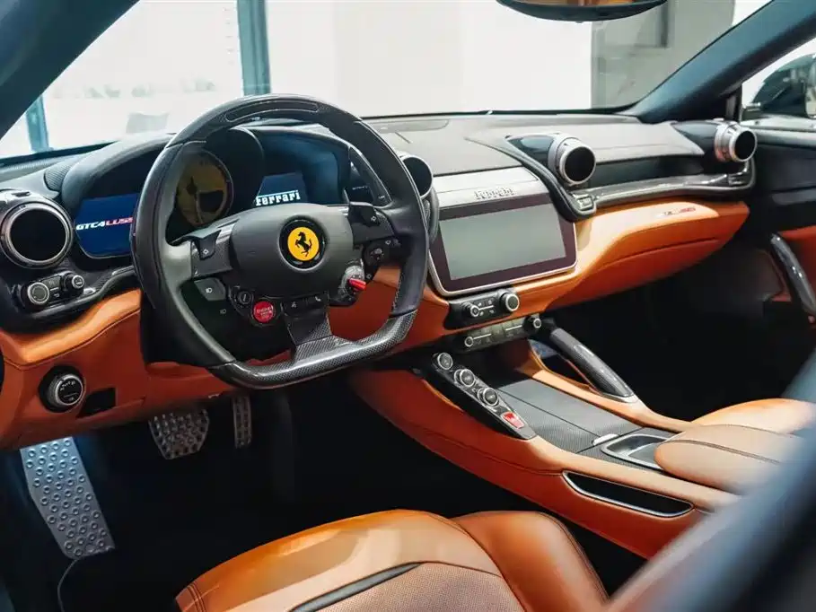Ferrari GTC4Lusso 2016 6.3L V12 фото 8