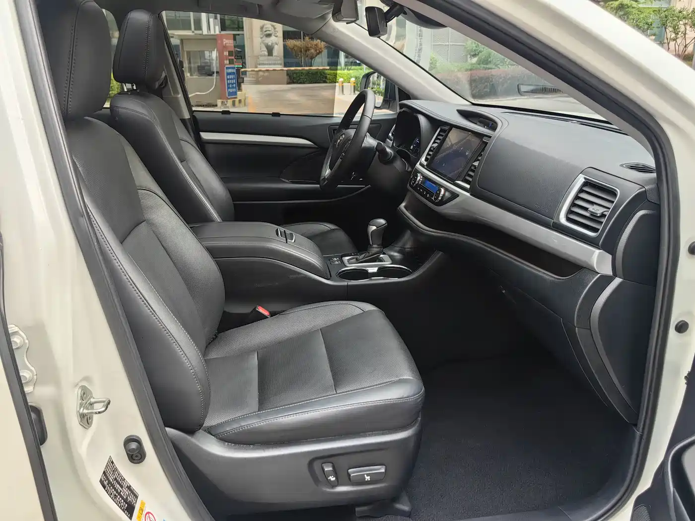 Toyota Highlander 2018 2.0T 4WD Premium 7-seater China VI фото 11