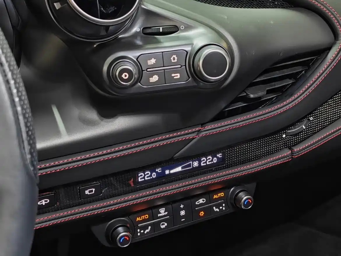Ferrari F8 2021 2019 Tributo 3.9T V8