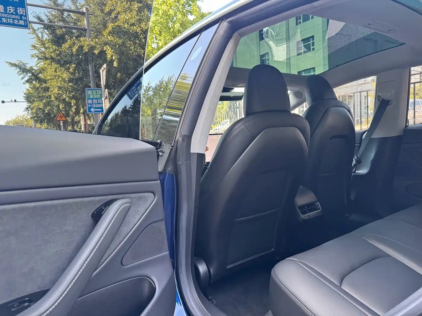 Tesla Model 3 (Import) 2019 2019 Long Range RWD Version