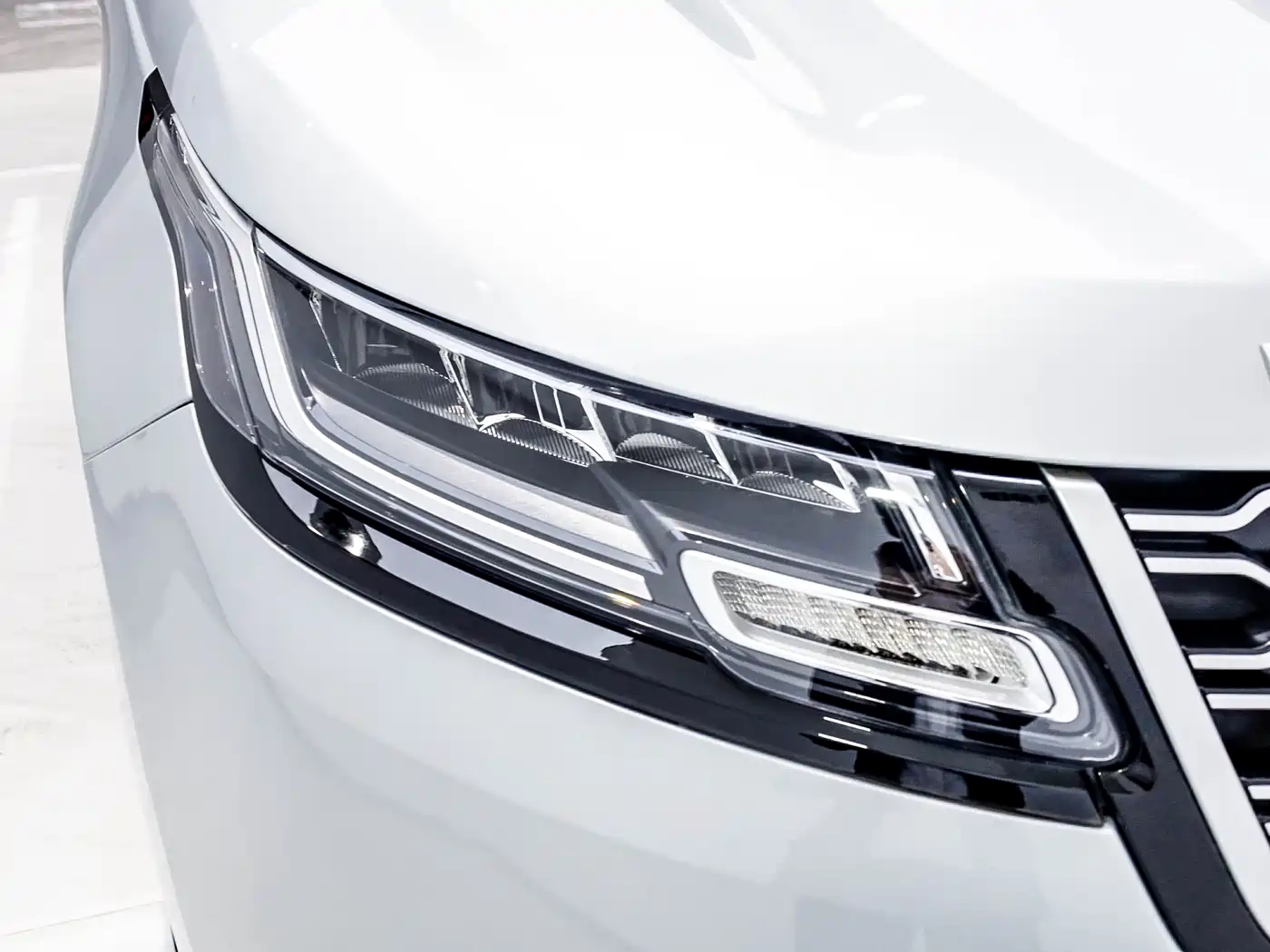 Land Rover Range Rover Velar 2022 250PS фото 9