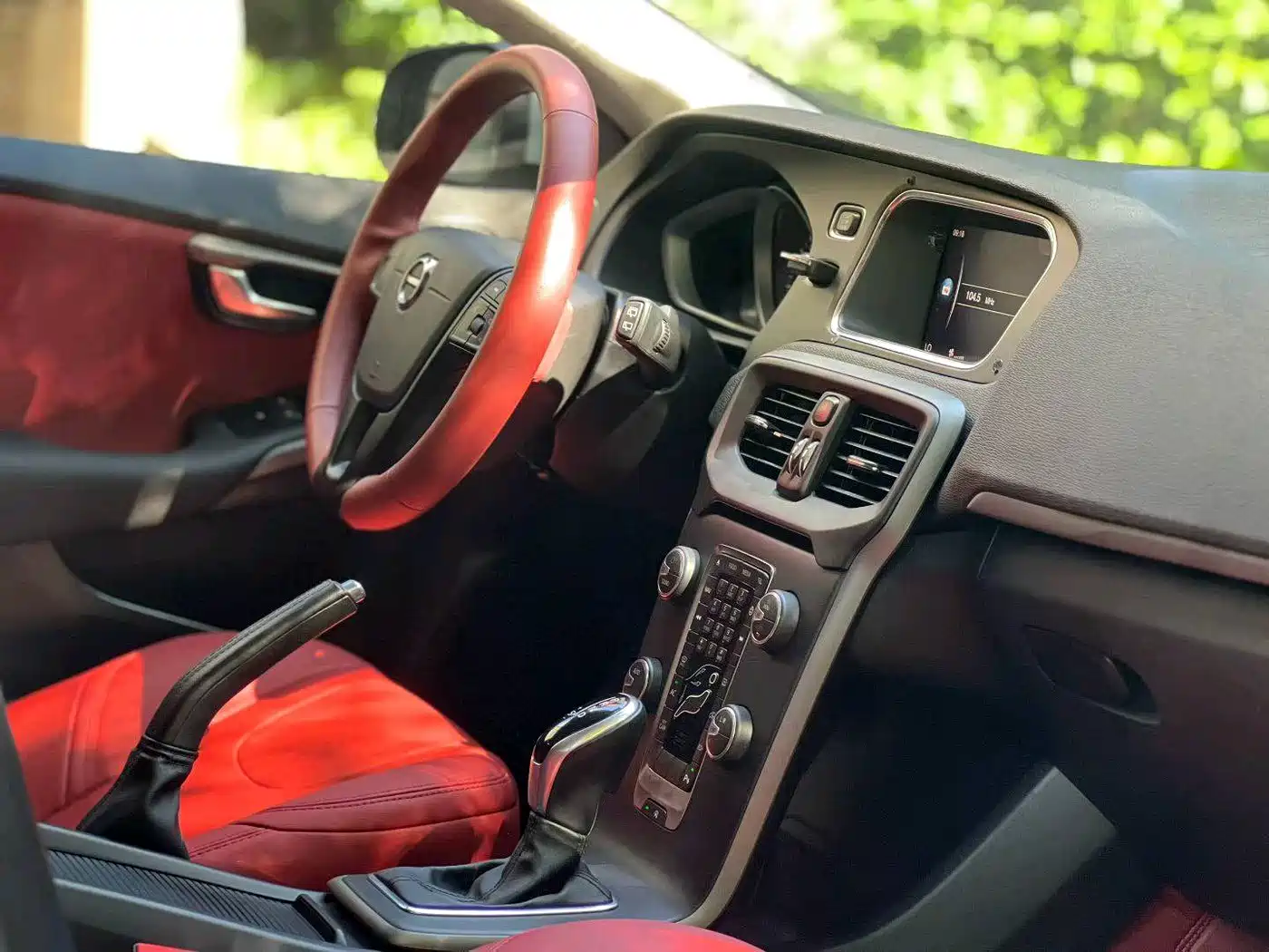 Volvo V40 2018 2017 T3 Momentum