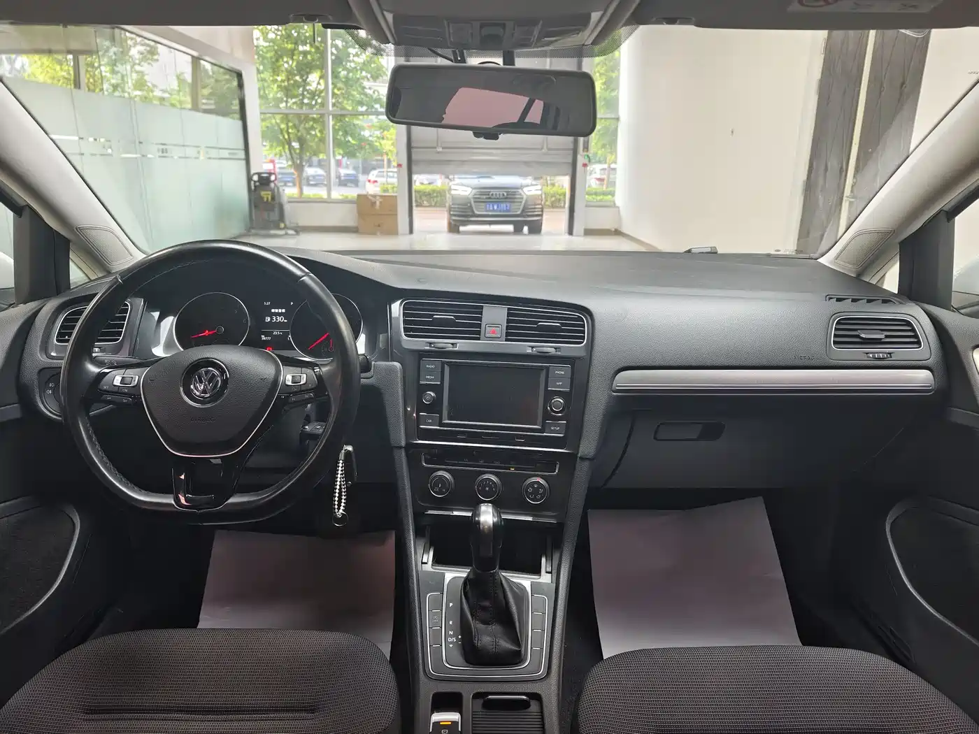 Volkswagen Golf 2018 230TSI Automatic Comfort фото 15