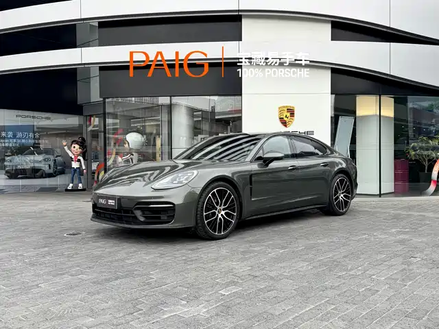 PORSCHE PANAMERA