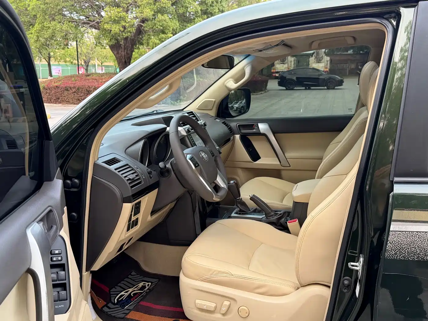 Toyota Prado 2015 2.7L Automatic Standard фото 7