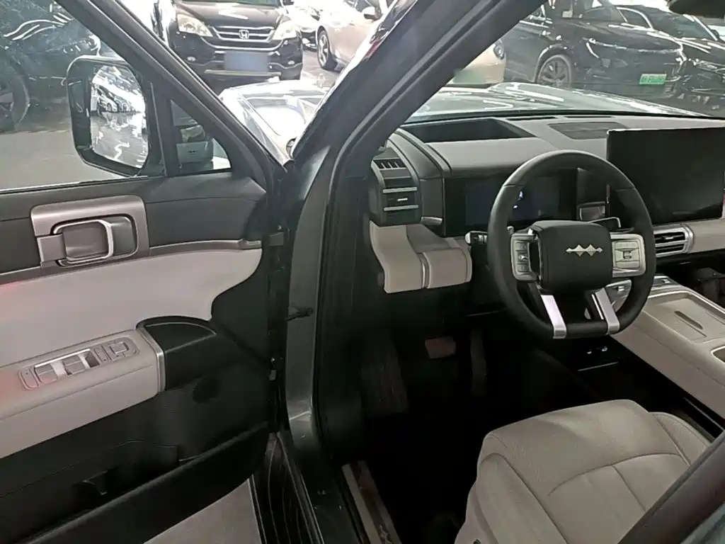 Fang Cheng Bao Titanium 7 2026 2025 AWD Base Model