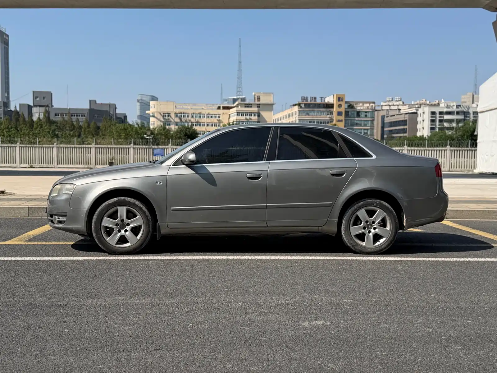 Фото 17 - Audi A4