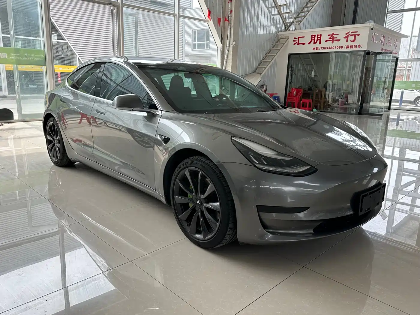 TESLA MODEL 3