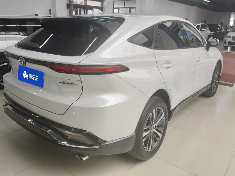 2025 Toyota Venza