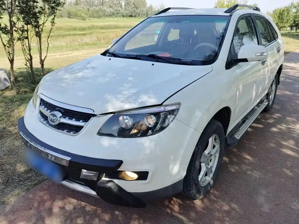 BYD S6 2015 2014 Model 2.0L Manual Luxury 5-Seater
